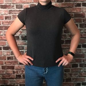 Turtle neck short sleeve top